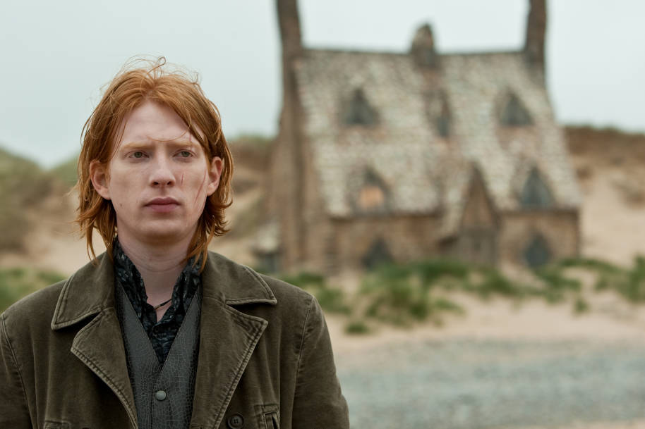 HP-F8-deathly-hallows-part-two-bill-weasley-shell-cottage-beach-web-landscape