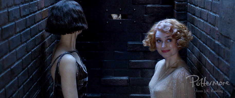 Tina Queenie speakeasy door Fantastic Beasts teaser trailer pic 7