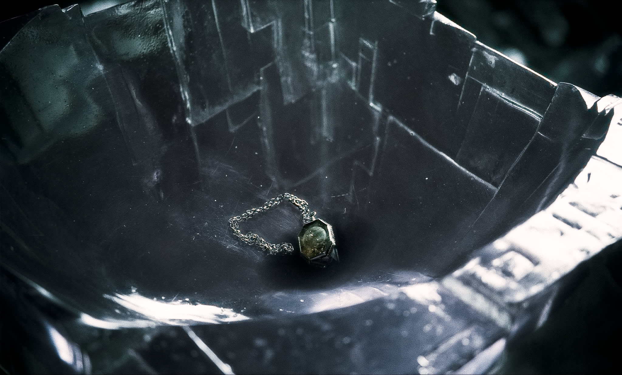 WB-HP-F6-salazar-slytherin-locket-in-the-cave-web-landscape