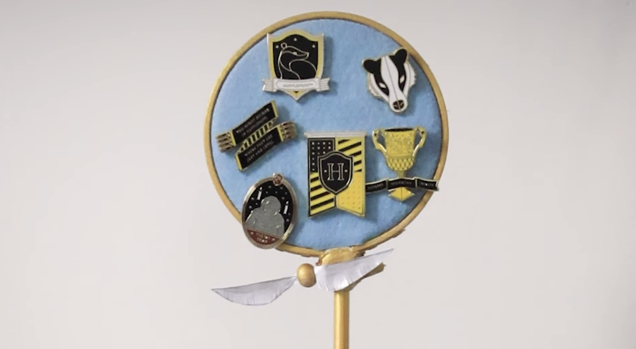 Wizarding World Of Harry Potter Hogwarts Brooch Brozen Pin Metal Badge Ornament 
