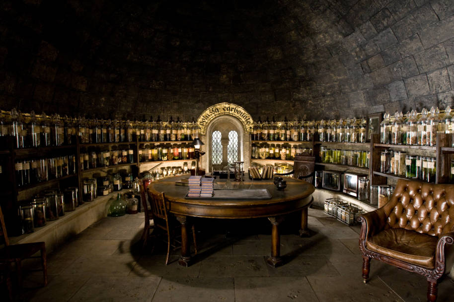 Slughorn's potions classroom 