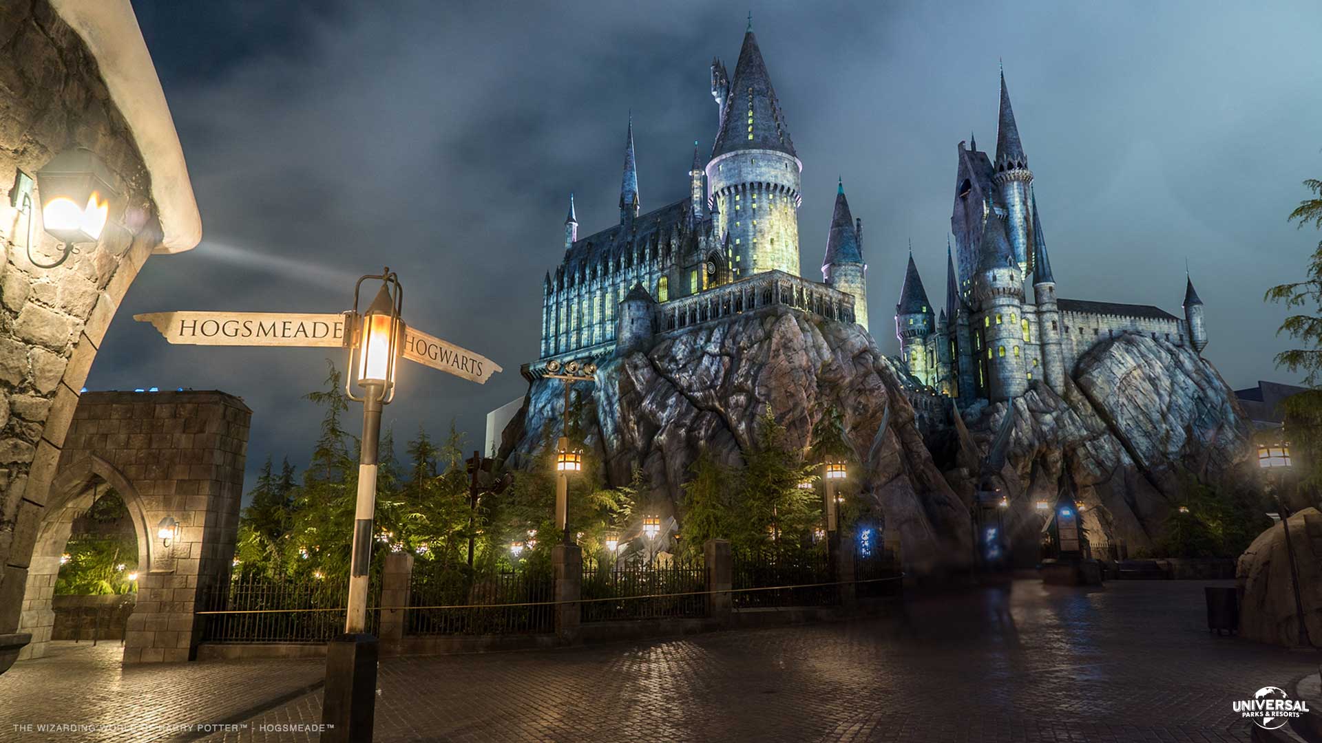 Try our new Harry Potter themed video call backgrounds | Wizarding World