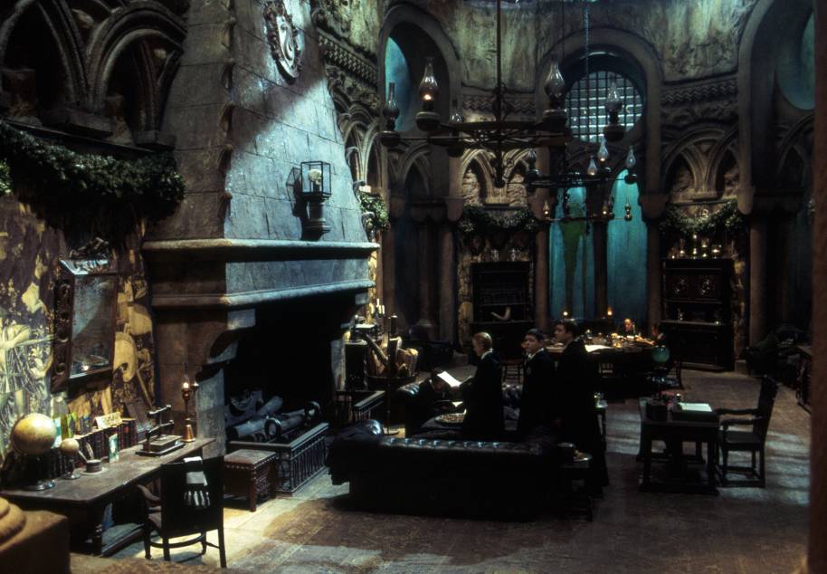 The Slytherin common room Fact File Image the-slytherin-common-room_3_1800x1248