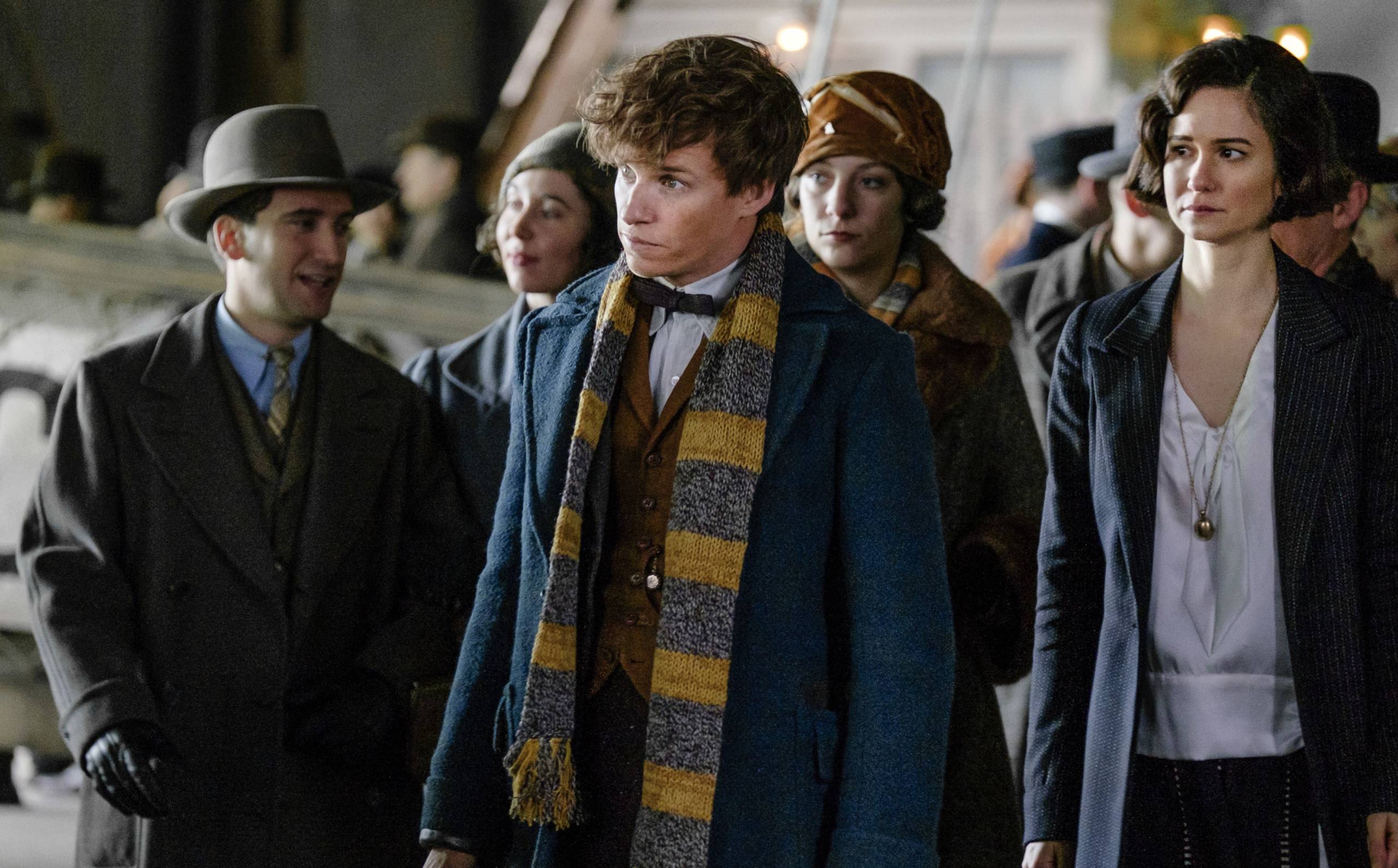FB WB Newt Scamander in Hufflepuff Scarf with Tina Goldstein