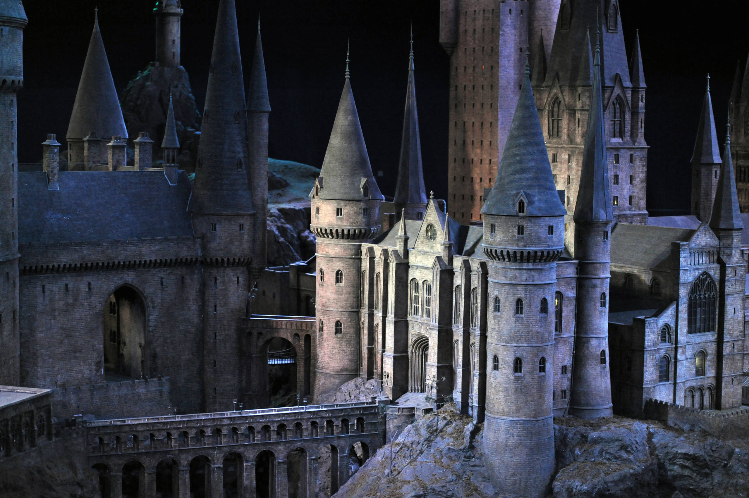 WBSTL Hogwarts model castle