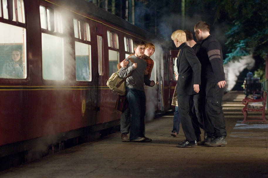 WB-order-of-the-phoenix-harry-draco-argue-hogwarts-express