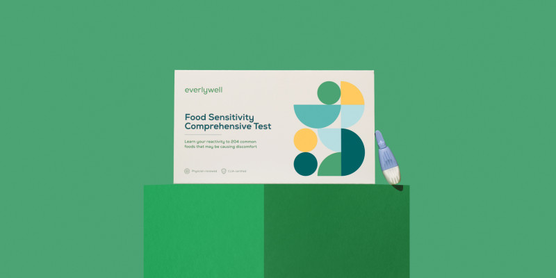 everlywell food sensitivity comprehensive test with green background
