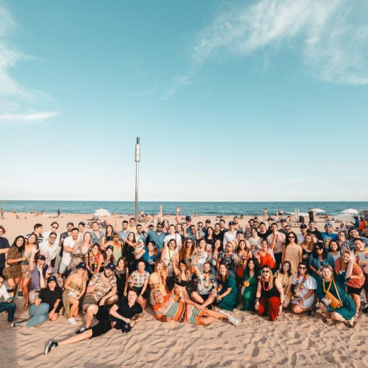 Group picture at the beach of the Fourthline members