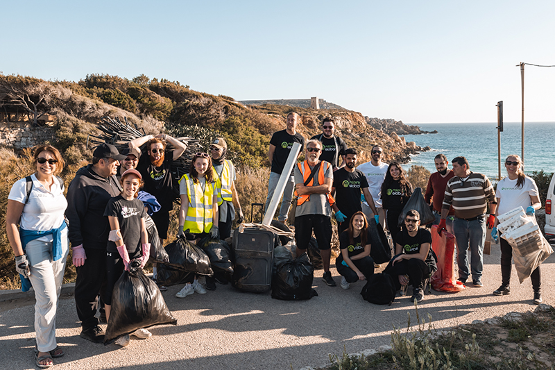 Giving something back – iGaming volunteers clean up Golden Bay for Earth Day