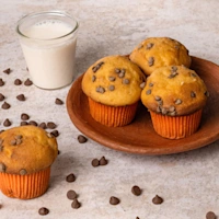 81663-wfmex-lifestyle-mini-muffins-de-vainilla-con-chispas-de-chocolate-postres 720x720-2