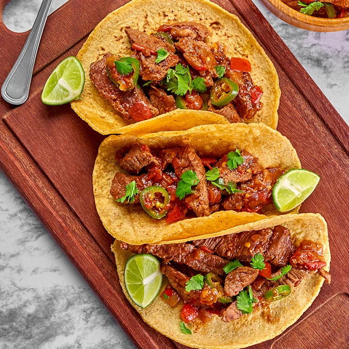 TACOS DE BISTEC A LA MEXICANA