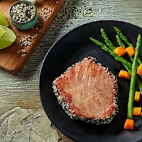 81217-filete-de-atun-con-costra-de-ajonjoli-2
