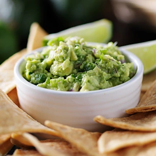 81564-guacamole-tradicional-3