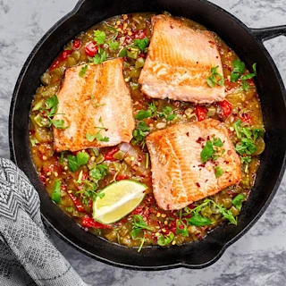 81908-wfmex-raw-filete-de-trucha-salmonada-con-piel-pescados-y-mariscos_900x900 3