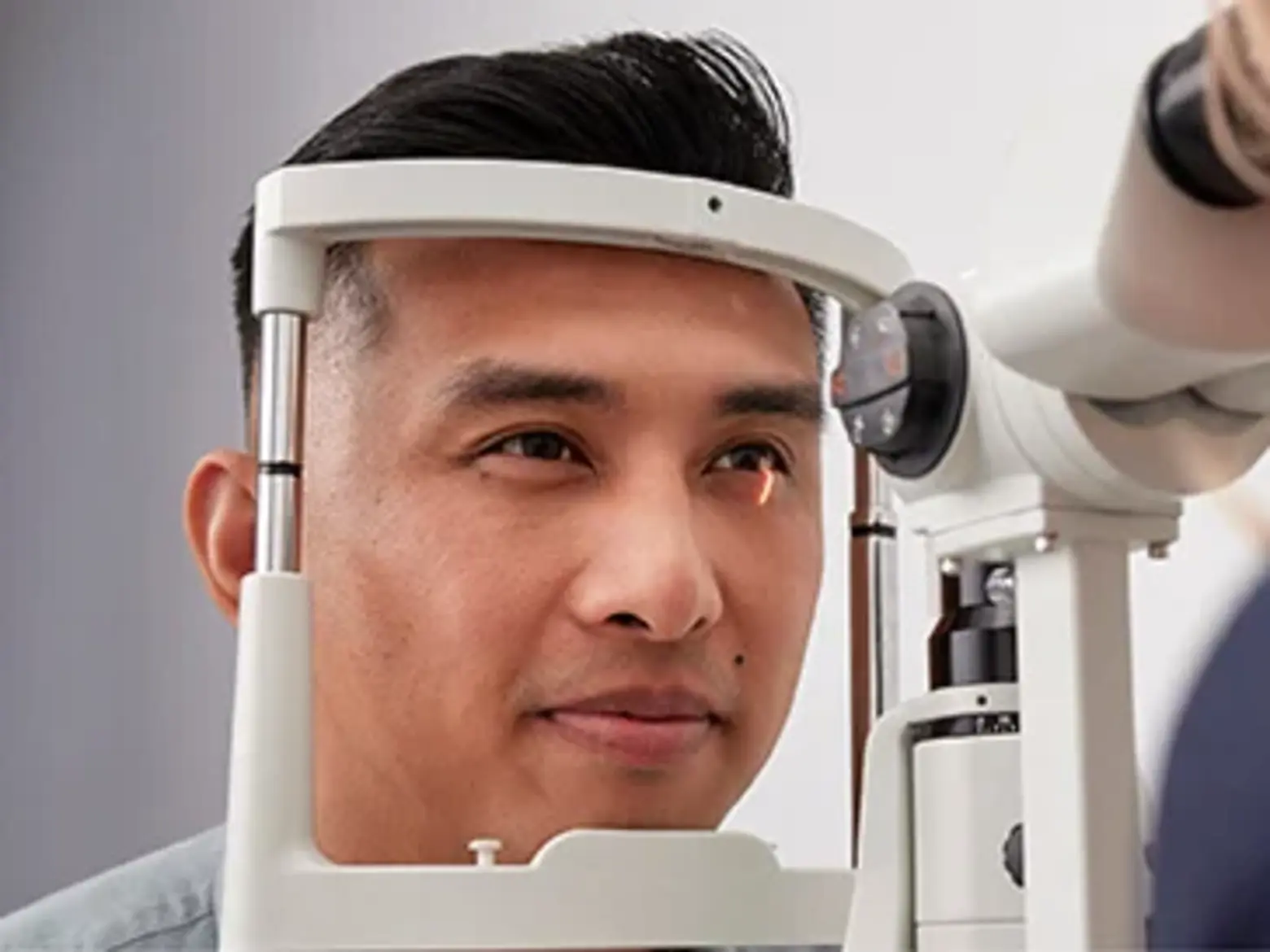 Why is my eyesight getting worse? What to do | Specsavers Australia