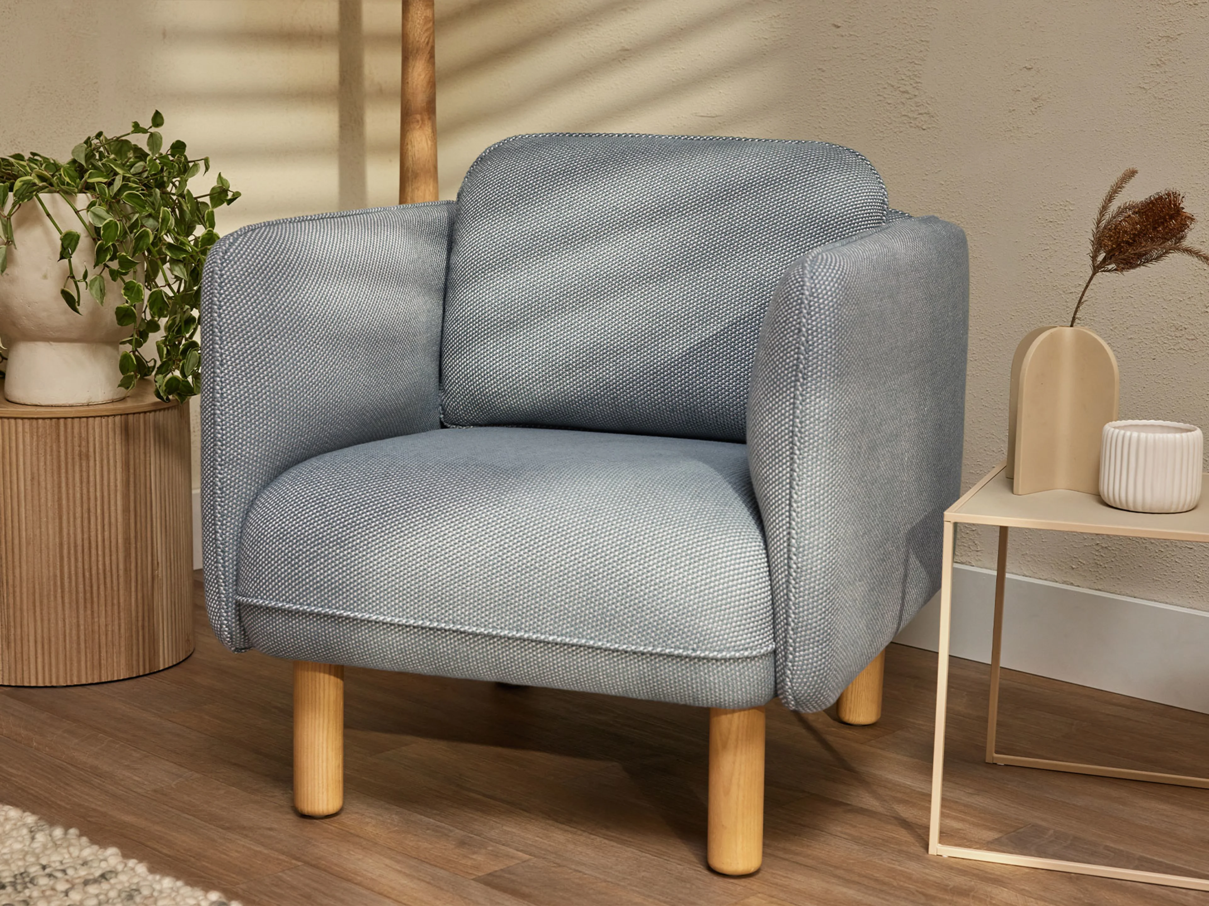 AU Slider Quiet Time Armchair Coral Reef Lifestyle 2