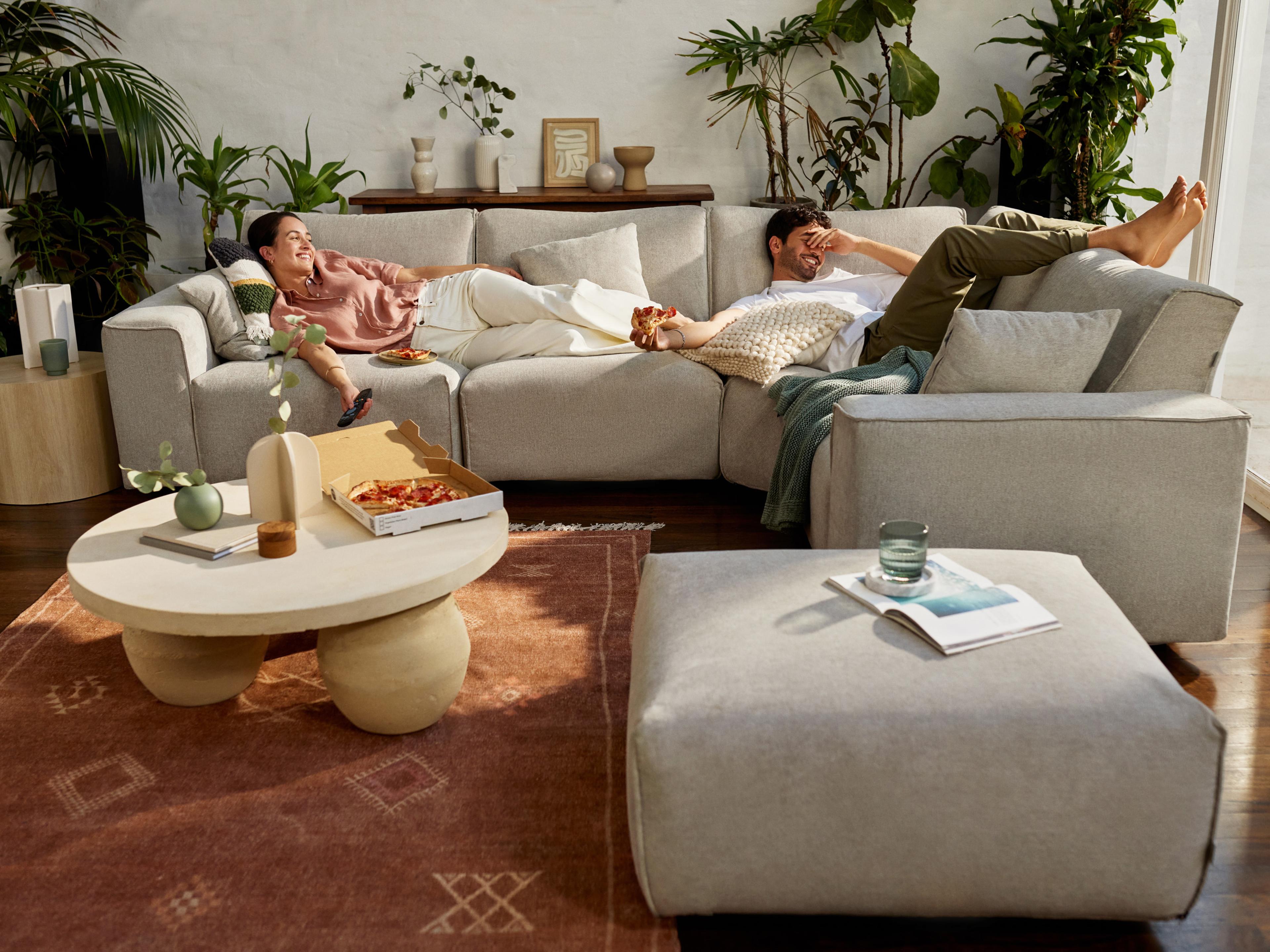 Modern Sofa with Corner 4.5-Seater Slider Hawky Flexible Lifestyle 2