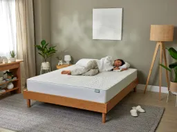 JP > PDP > Organic Cotton Mattress Protector > With Model 1