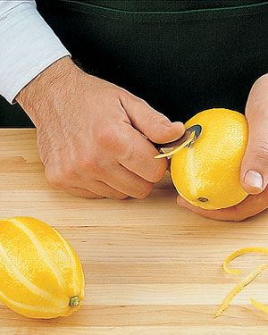 Tips-How-to-Make-Lemon-Wheels-for-Decoration2