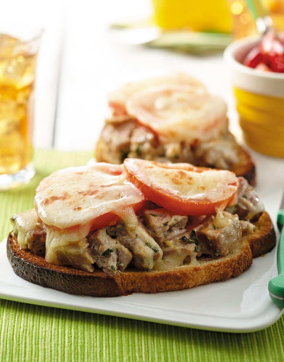 https://images.ctfassets.net/uw7yiu2kuigc/1SIAjQSVKYzuJ1AxSXAGBL/622243808e0ee55a1dc8f47dbc51164d/Tuna-Melts-with-Sicilian-Aioli-Lead.jpg