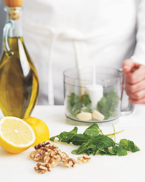 Grilled-Lamb-Chops-with-Mint-Pesto-Step1