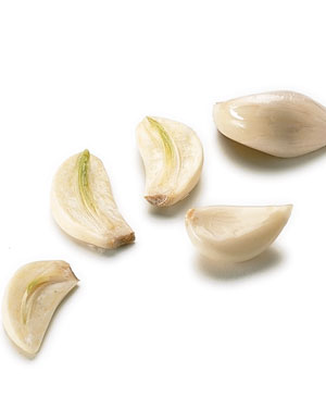 Tip-How-to-Take-the-Bite-Out-of-Raw-Garlic