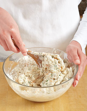 Cheddar-Chive-Biscuits-with-Ham-and-Cheddar-Step1