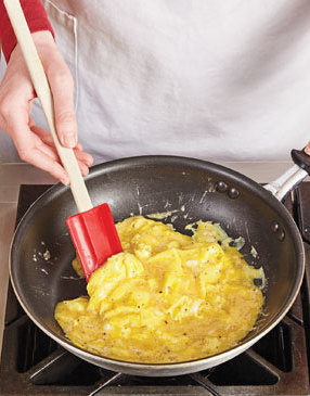 American-Style-Scrambled-Eggs-Step2