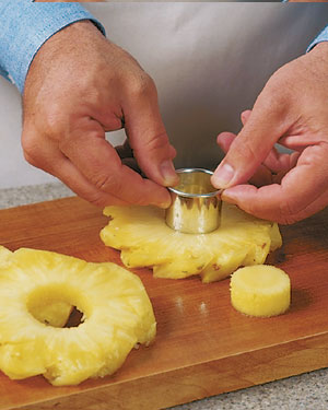 Tips-How-to-Cut-a-Pineapple5