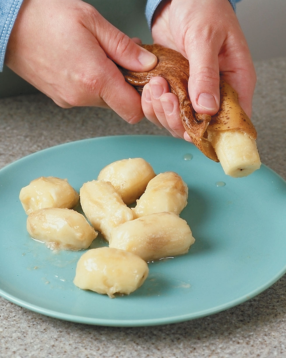 Tips-How-to-Freeze-Bananas-for-Smoothies-Baking3