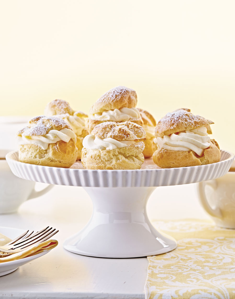 Cream Puffs with Lemon Cream