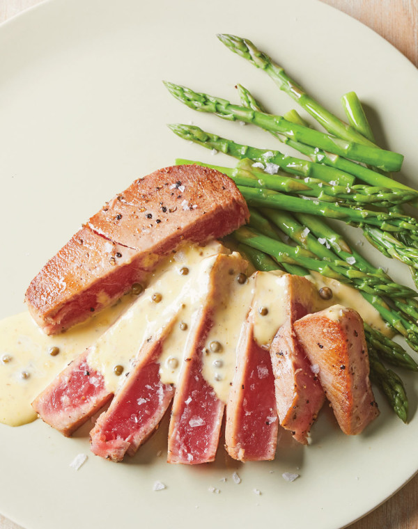 Seared Pepper Tuna with green peppercorn hollandaise