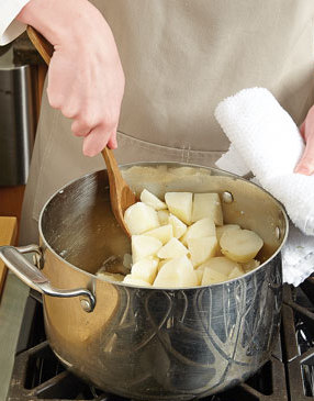 Garlic-Fine-Herbs-Mashed-Potatoes-Step1