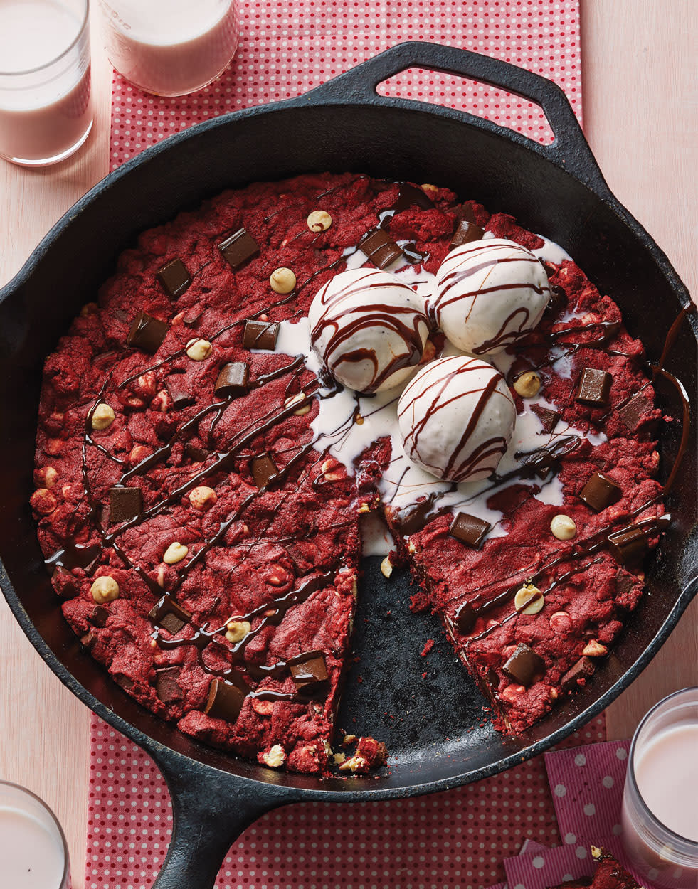 Red-Velvet-Skillet-Cookie-Lead