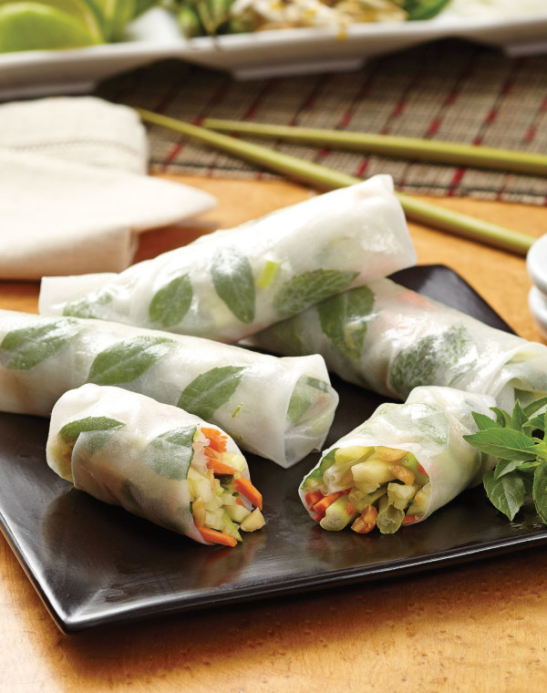 Cucumber Spring Rolls with apple and peanuts