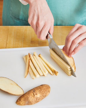 How to Cut Potatoes into Fries with a Knife (How to Cut Fries)  #ultragustibus 