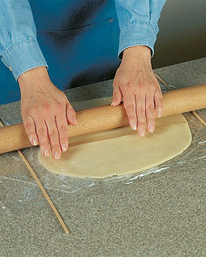 Tips-Use-Dowels-for-Even-Dough-Rolling