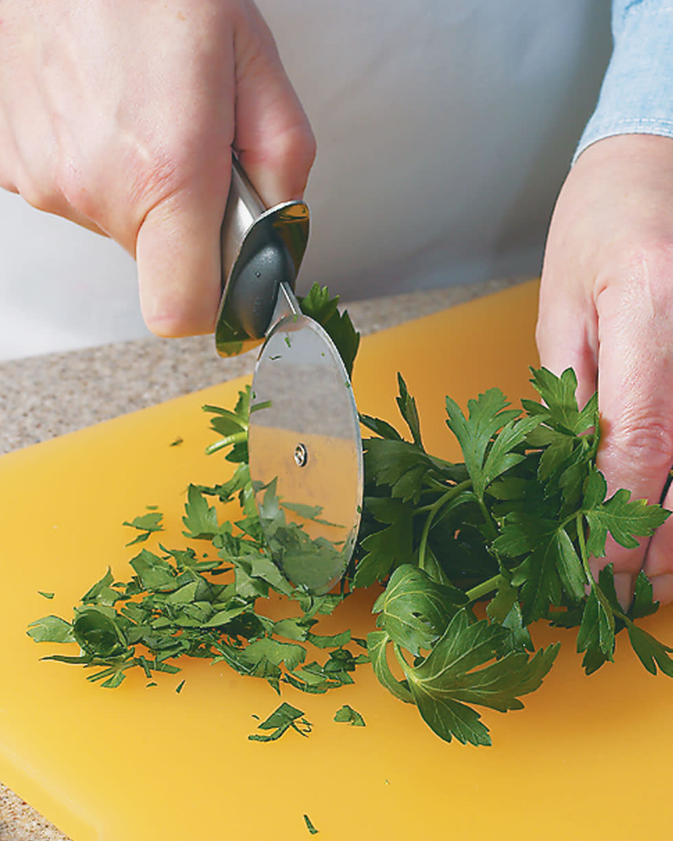 Tips-Pizza-Herb-Cutter