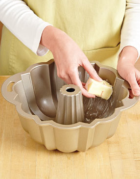 Applesauce-Bundt-Cake-with-Cider-Glaze-Step1