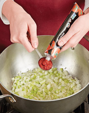 Quick-and-Creamy-Tomato-Soup-with-Celery-Step2