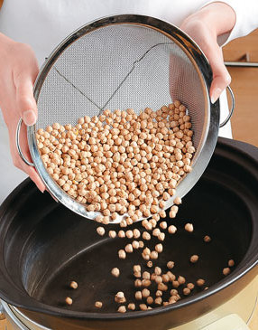 Chickpea-Tomato-Stew-with-Cilantro-Lime-Yogurt-Step1