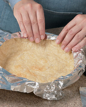 Tips-DIY-Pie-Crust-Shield3