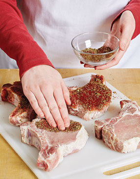 Smoky-Spiced-Pork-Chops-with-Green-Chile-Aioli-Step2