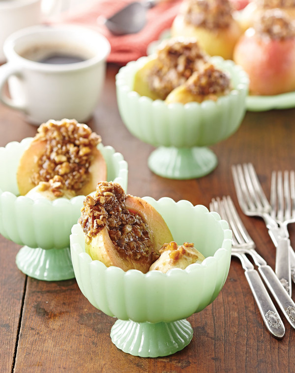 Baked Apples with oatmeal-walnut streusel