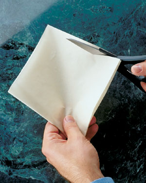 Tips-How-to-Make-a-Piping-Bag-Out-of-Parchment2
