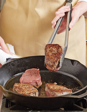 Beef-Filets-with-Poivre-Butter-Step3