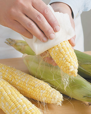 Tips-How-to-Remove-Silk-from-Corn