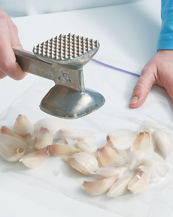 How to Peel Lots of Garlic at the Same Time