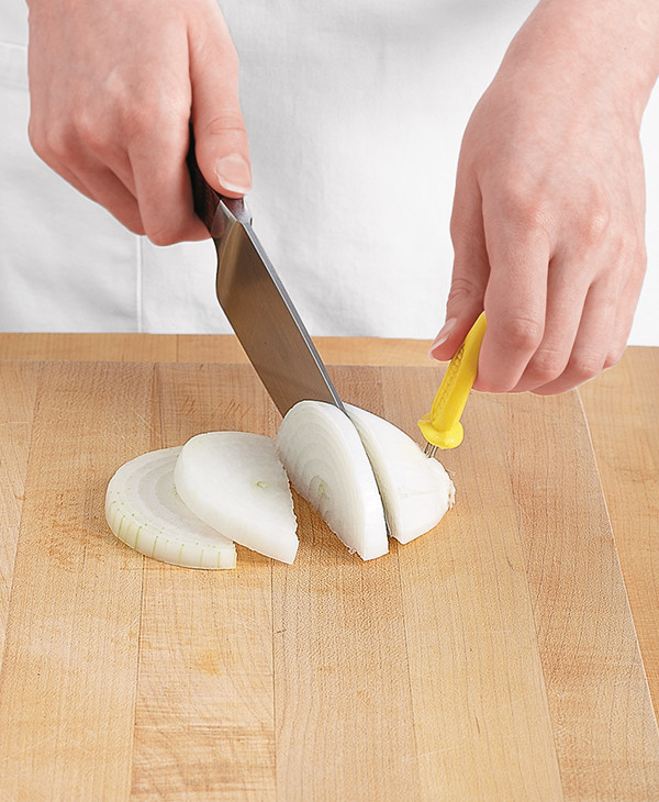 Cut Onions Safely by Using Corn Holders