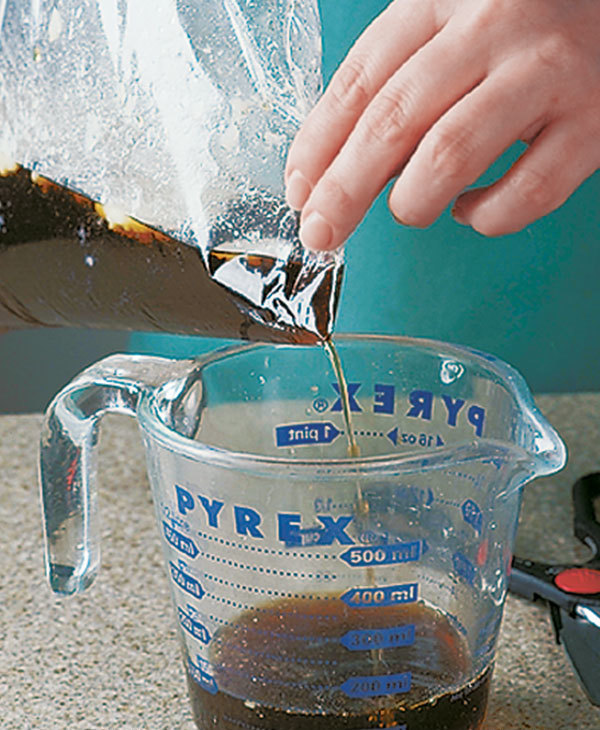 No Fat Separator? Use a Plastic Bag to Separate Fat from Drippings!